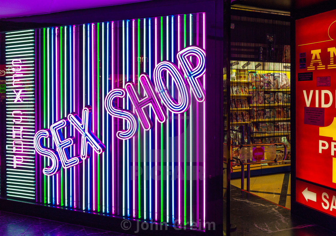 sex shop spain Fuck buddy new york